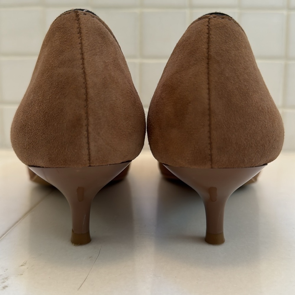 Tahari Brown Suede Heels with Bow Accent, 6 1/2 - Picture 5 of 9